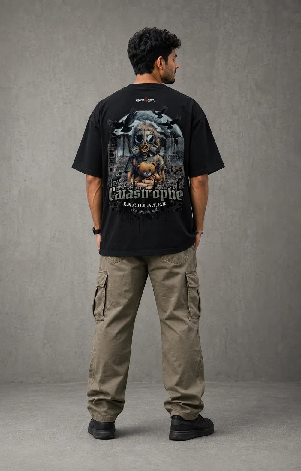 CATASTROPHE OVERSIZED: Back oversized model view