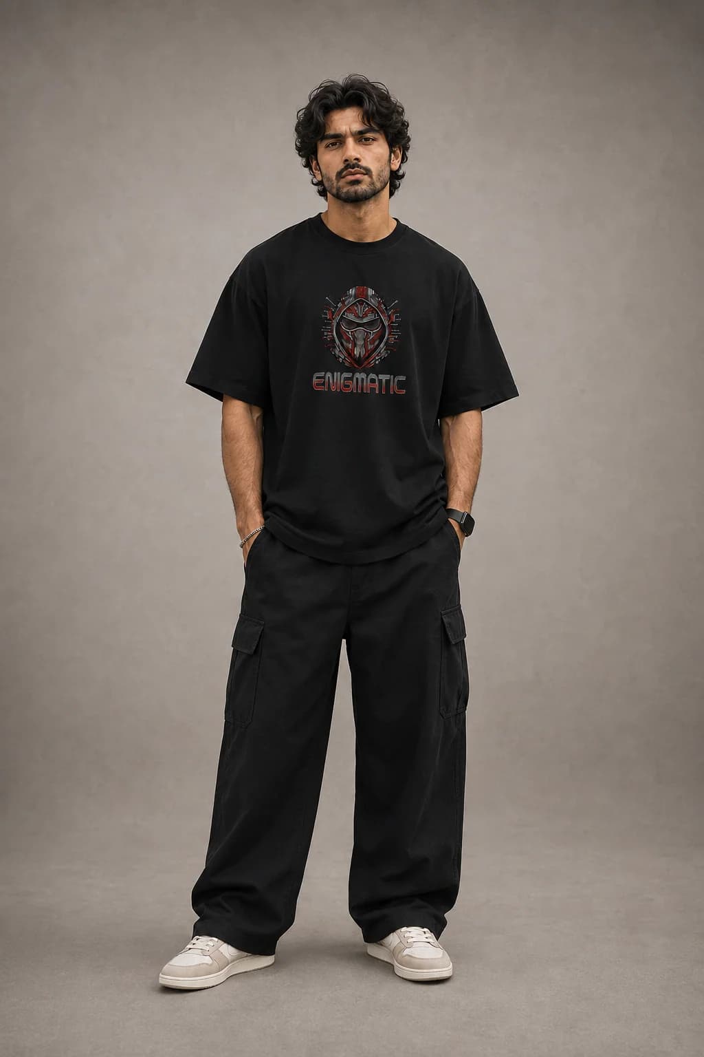 ENIGMATIC OVERSIZED: Front oversized model view
