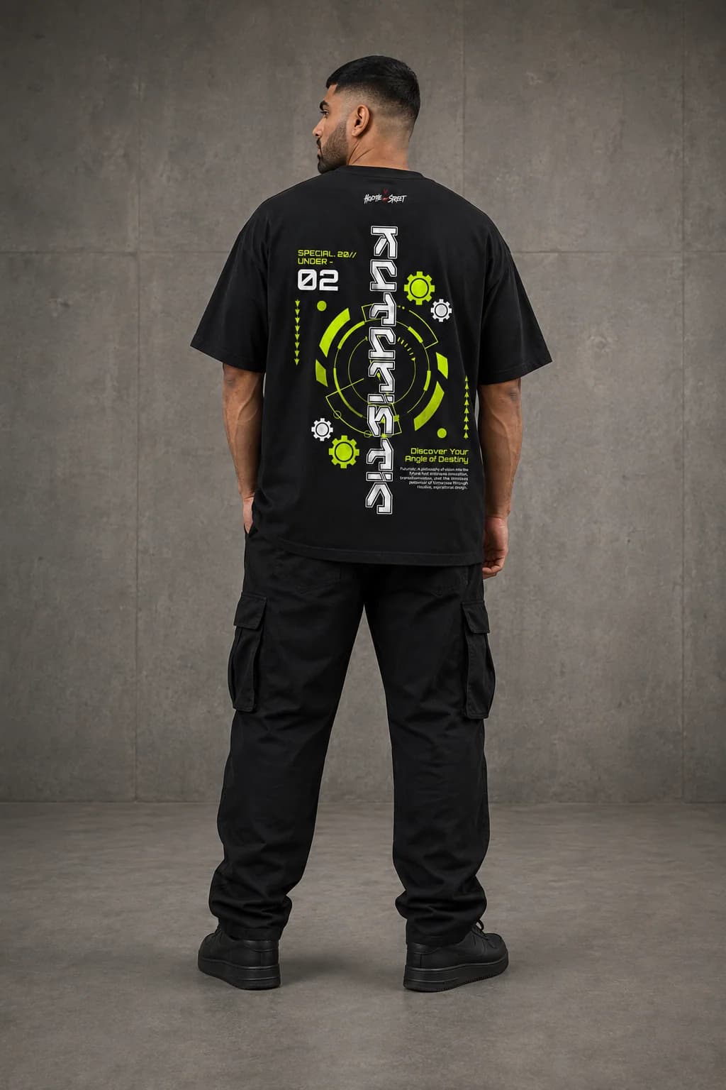 FUTURISTIC OVERSIZED: Back oversized model view