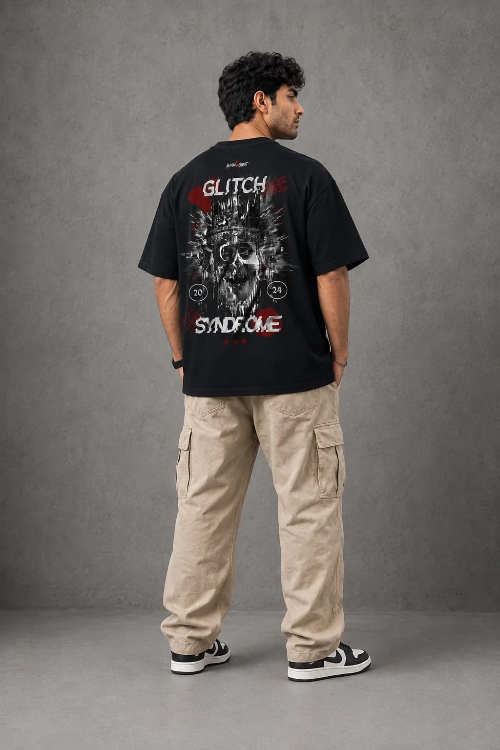 GLITCH SYNDROME OVERSIZED: Back oversized model view