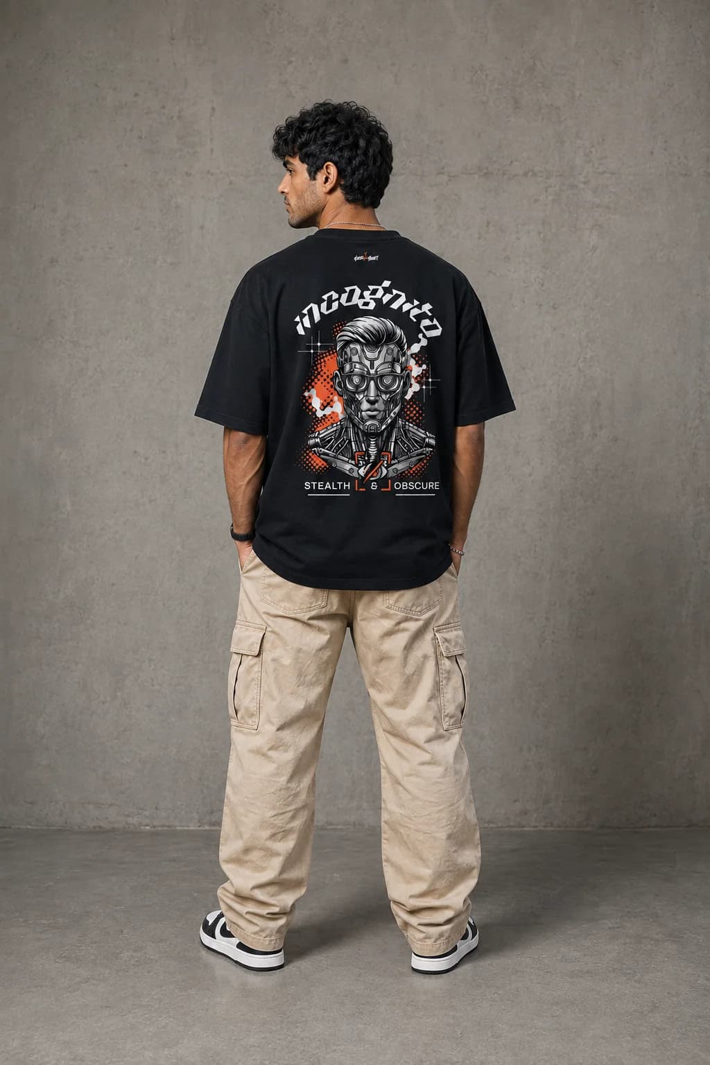 INCOGNITO OVERSIZED: Back oversized model view