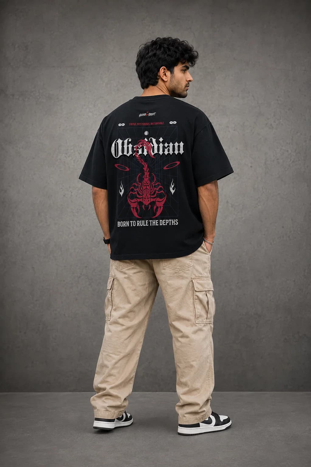 OBSIDIAN OVERSIZED: Back oversized model view