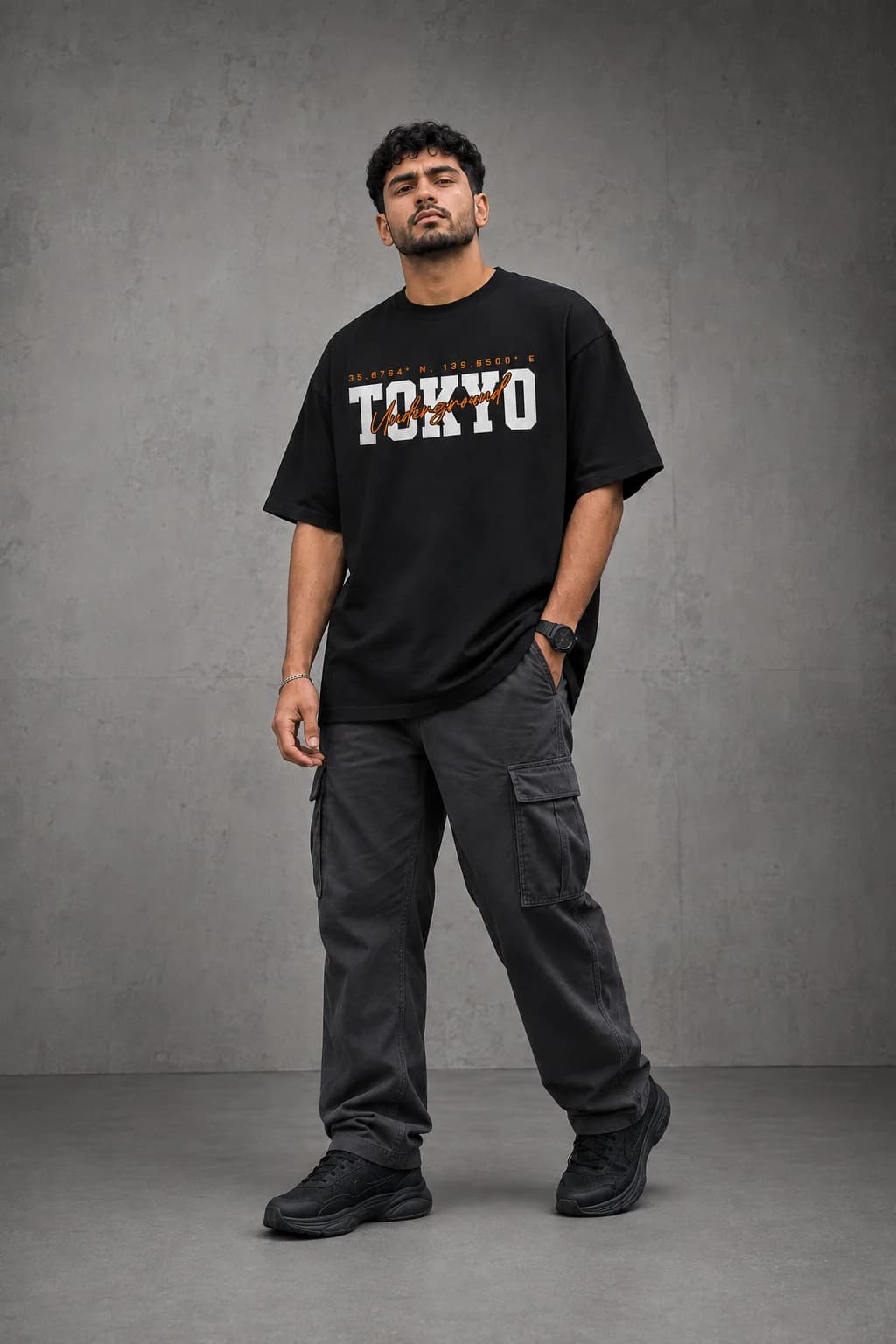 TOKYO UNDERGROUND OVERSIZED: Front oversized model view