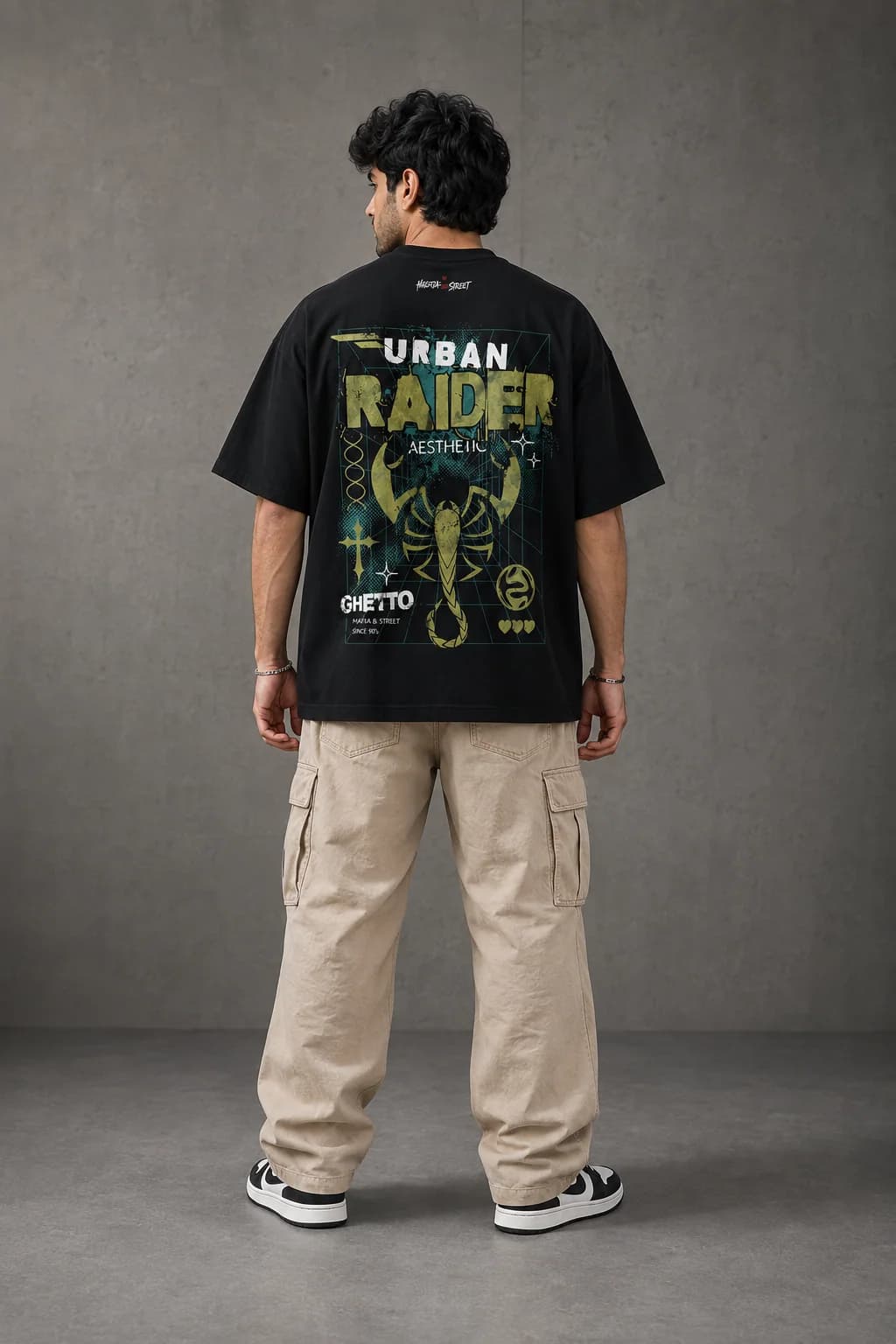 URBAN RAIDER OVERSIZED: Back oversized model view
