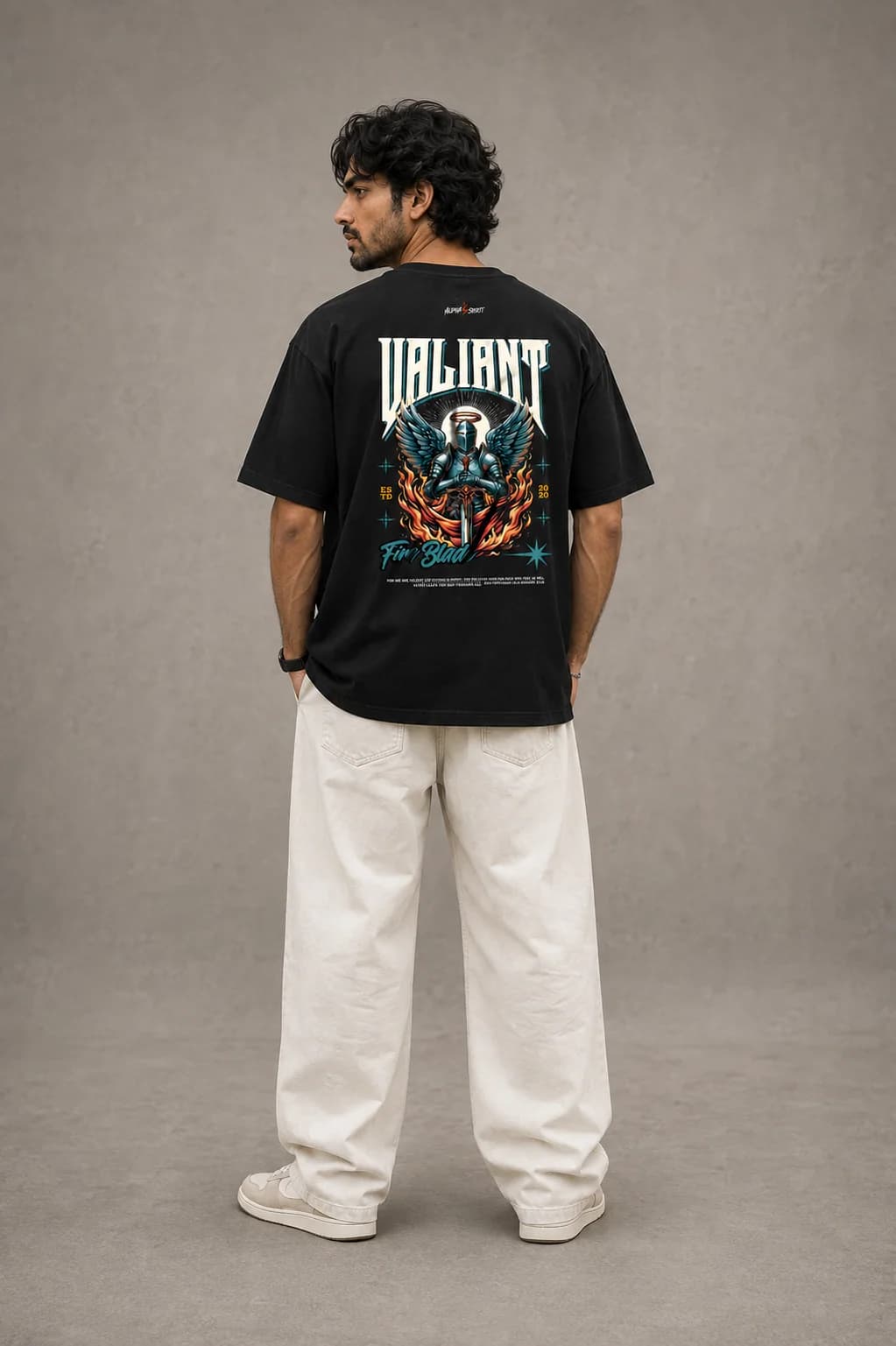 VALIANT OVERSIZED: Back oversized model view